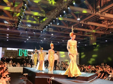 天姿率湖北战队出战2018中国发博会 ICD美发表演秀
