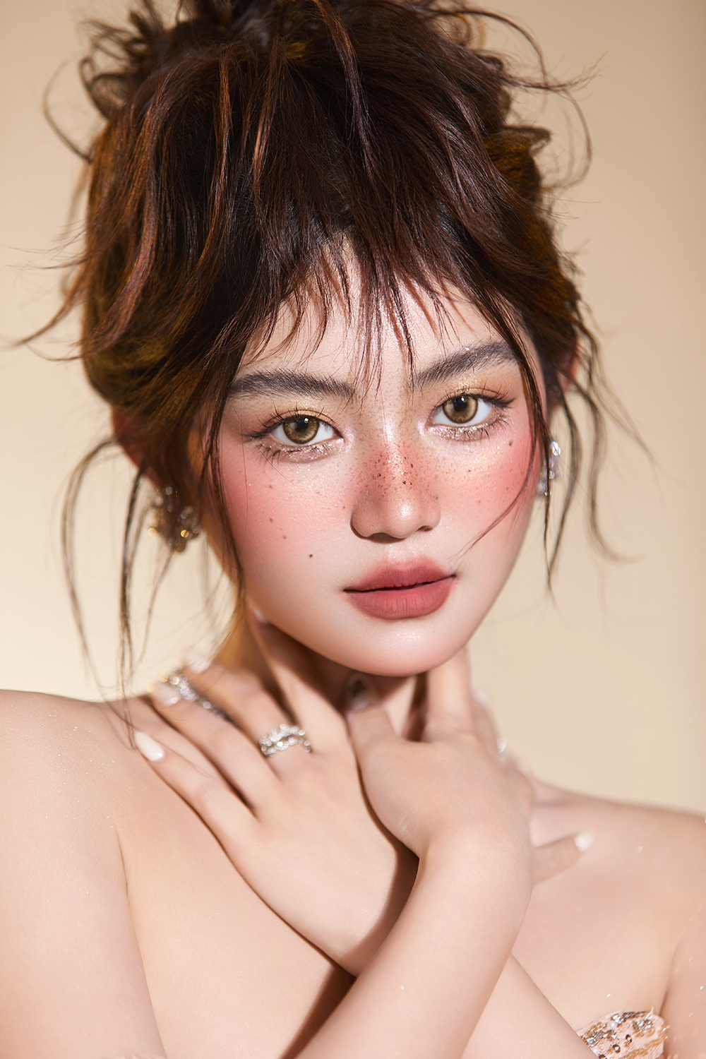 亚裔混血 网感美妆三款
