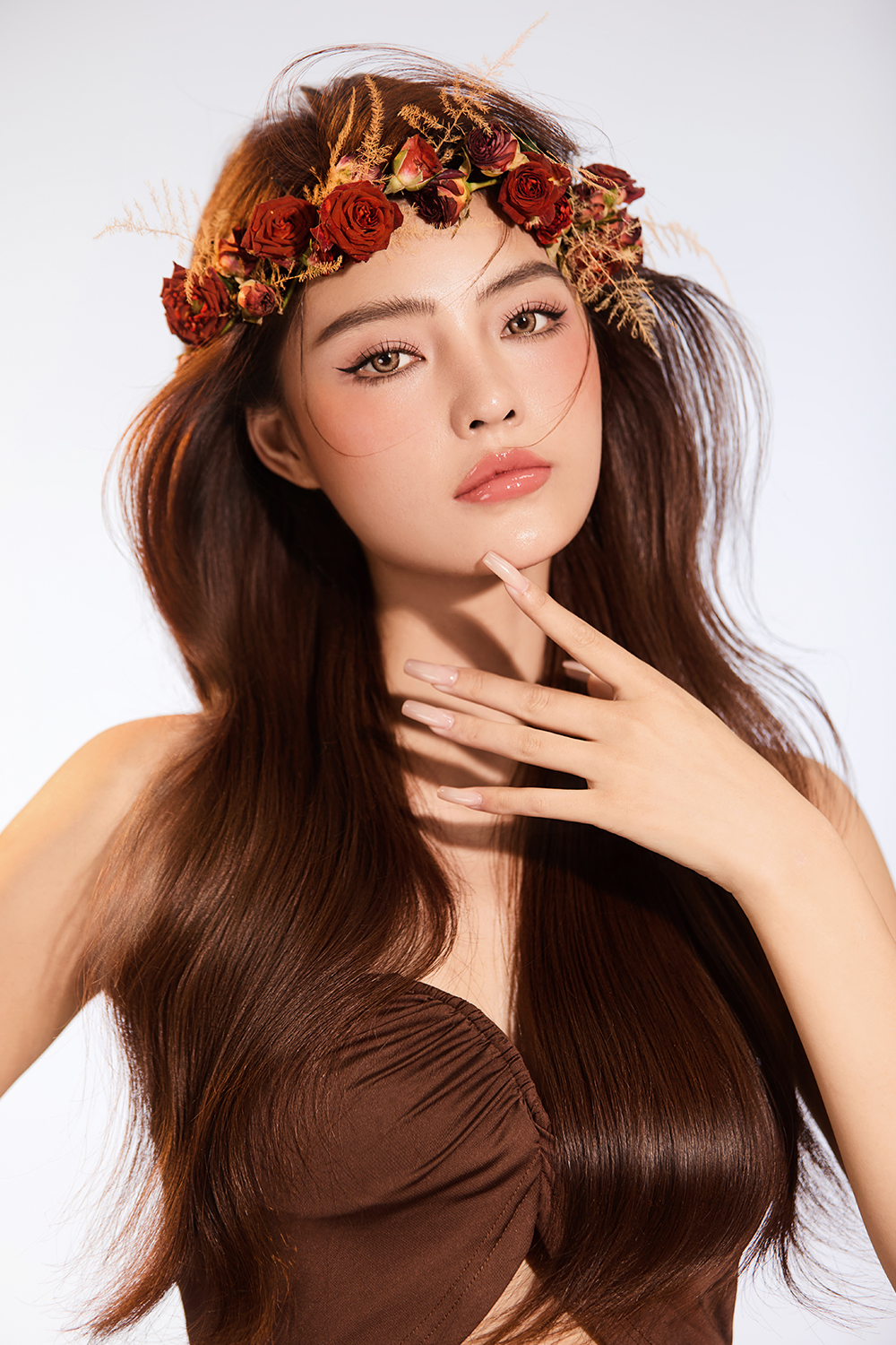 美拉德风鲜花披发造型